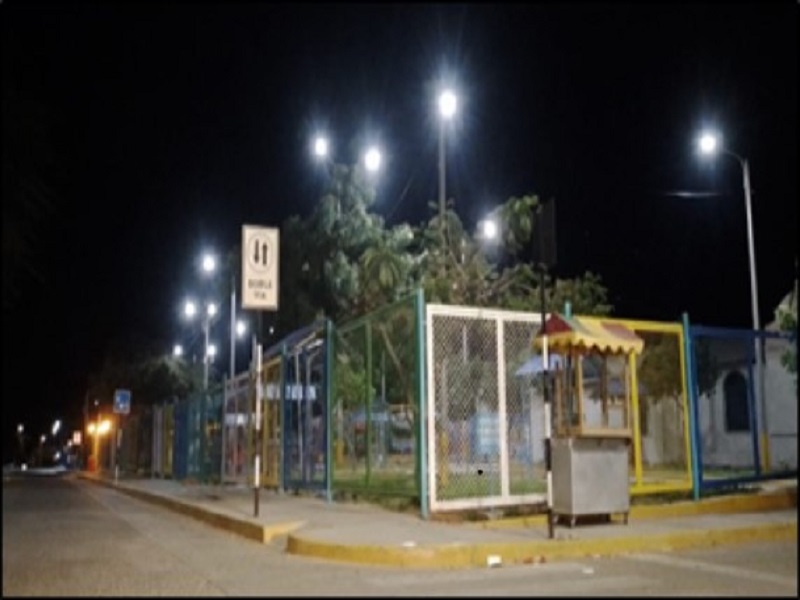 Enosa instaló luminarias LED en las principales calles del distrito de